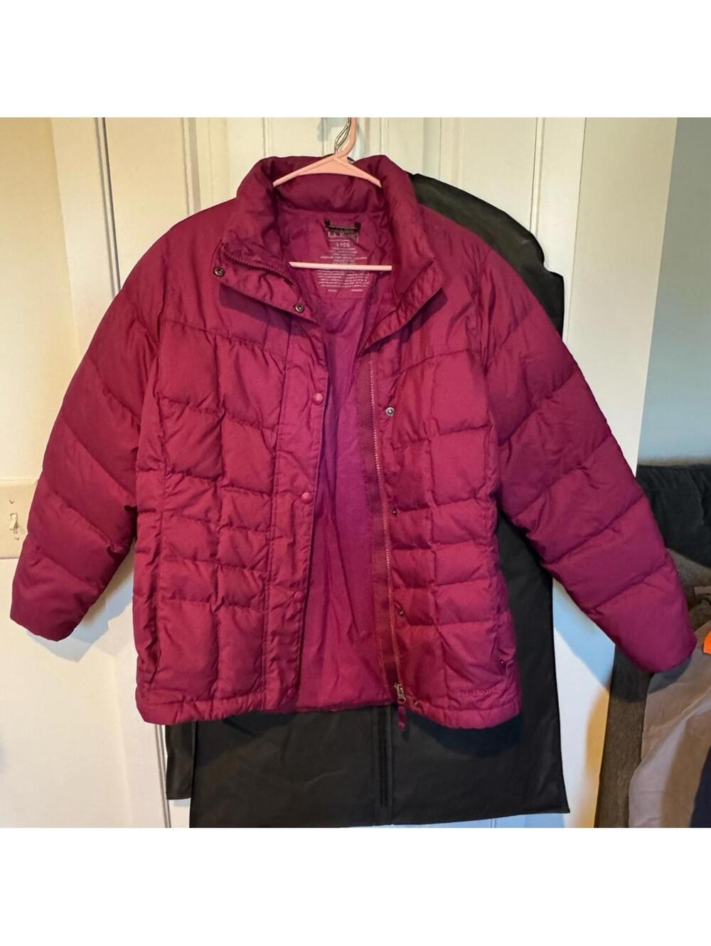 L.L. Bean Women's Burgundy Down Puffer Coat-Small